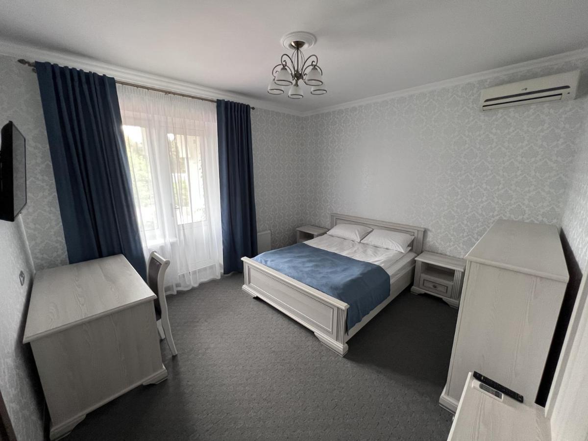 Zolotoy Fazan Hotel Mykolaiv Exterior photo